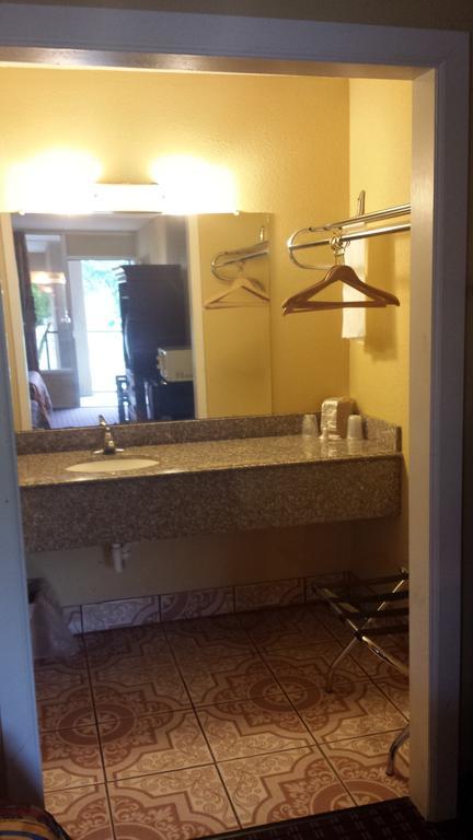 Sunbelt Lodge Motel Abbeville Екстер'єр фото