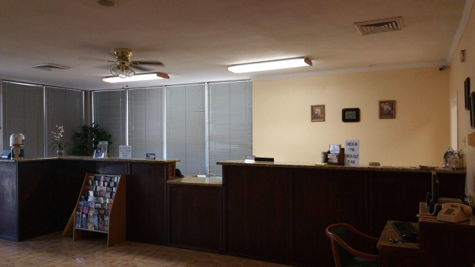 Sunbelt Lodge Motel Abbeville Екстер'єр фото